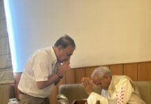 सुनील गावस्कर परिवार संग अयोध्या पहुंचे, श्री राम लला के दर्शन किए