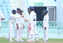 रणजी ट्रॉफी : यूपी के हाथ से फिसल रहा मौका, मुकेश कुमार बल्लेबाजों पर आफत बन कर टूटे