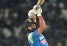 आखिरकार रोहित शर्मा का बल्ला दहाड़ा, विस्फोटक शतक से भारत ने इंग्लैंड से सीरीज जीती