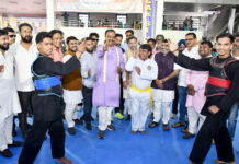 उपमुख्यमंत्री केशव प्रसाद मौर्य ने किया 13वीं राष्ट्रीय सीनियर पेंचक सिलाट चैंपियनशिप का उद्घाटन