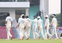 इकाना में भारत ए की पारी फिसली, ऑस्ट्रेलिया ए 242 रनों की बढ़त पर