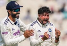 गुवाहाटी टेस्ट : कुलदीप यादव ने 3 विकेट लेकर करवाई भारत की वापसी, दक्षिण अफ्रीका के 6 विकेट पर 247 रन