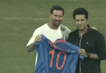 मुंबई के वानखेड़े में क्रिकेट के ‘भगवान’ से मिले लियोनल मेसी