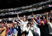 एशेज टेस्ट :15 साल बाद इंग्लैंड को आस्ट्रेलियाई धरती पर मिली जीत