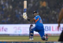 रायपुर टी-20 : सूर्यकुमार और ईशान किशन के बल्ले के विस्फोट से टूटा विश्व रिकॉर्ड, भारत 7 विकेट से जीता