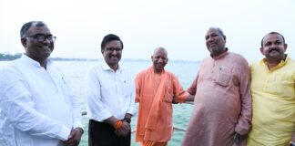 सीएम योगी ने रामगढ़ताल में की क्रूज की सवारी