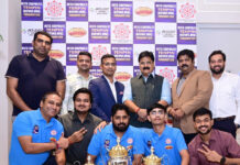 सुमित-विवेक ने जीती इंटर कॉर्पोरेट टेनपिन बॉलिंग टूर्नामेंट 2026 की विजेता ट्रॉफी