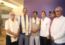 यूपी टी-20 लीग के दौरान चेतन शर्मा, पद्मश्री सुशील दोषी और डॉ. संजय कपूर सम्मानित